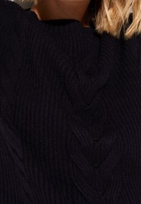 comma Trui - dark blue