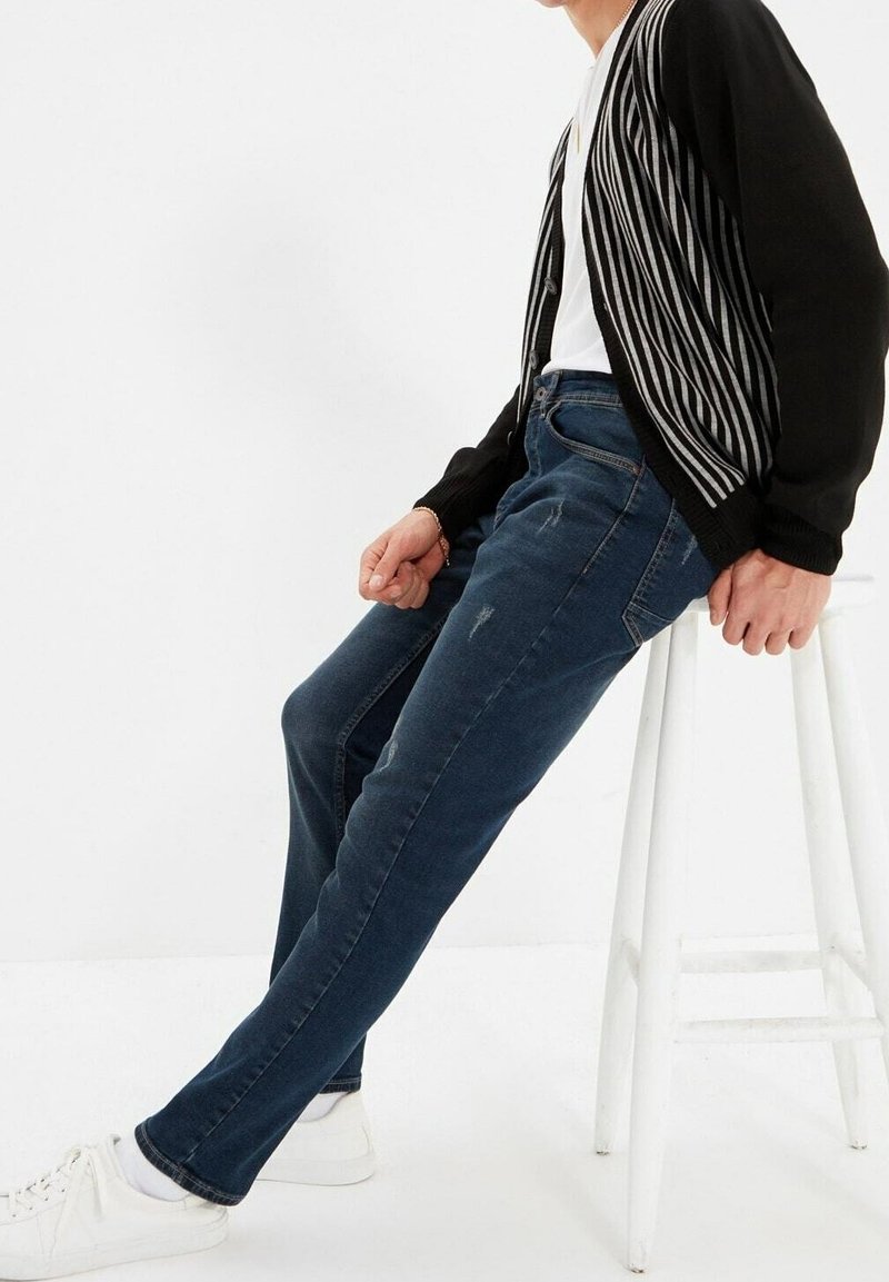 Trendyol Herren Gerade Schlank Normale Taille Jeans, Jeans De Los Hombres, Black