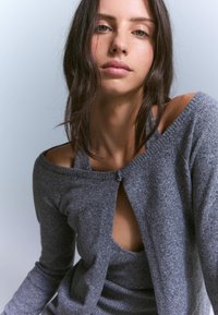 Bershka Vesta na kopčanje - grey