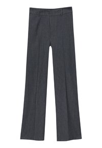 Pantalones ajustados en gris oscuro con rayas verticales. Presenta un frente plano, cinturilla estándar y corte ancho. Textura de tela suave.
