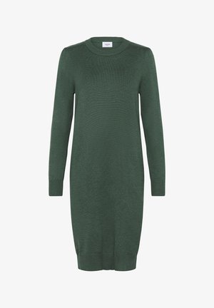Vestido de punto en verde oscuro, con mangas largas, escote redondo, puños acanalados y un corte holgado. Textura suave con un patrón sutil.