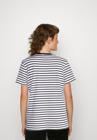 Selected Women Top slfMyessential SS Stripe O-neck Tee - Sort - Toppe