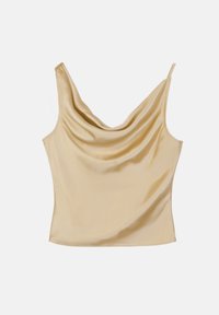 Top de satén con cuello de cowl en color beige claro, que presenta tirantes finos y una textura suave y sedosa, con un corte relajado y un diseño minimalista.