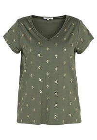 Olivengrøn t-shirt med korte ærmer og V-hals, med metalliske guldløv mønstre over stoffet og dekorativt trim.