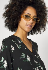 Vero Moda Petite VMEASY SHORT DRESS - Vestido de dia - black