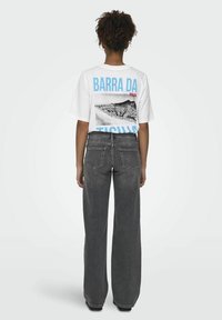 ONLY ONLJUDY WEITEM - Wide leg - grey denim