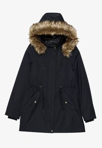 Černá parka bunda s kapucí lemovanou umělým kožíškem, stahováním v pase, dvěma předními kapsami a hladkým, voděodolným materiálem.