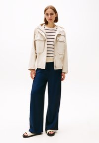 Thumbnail Image 3