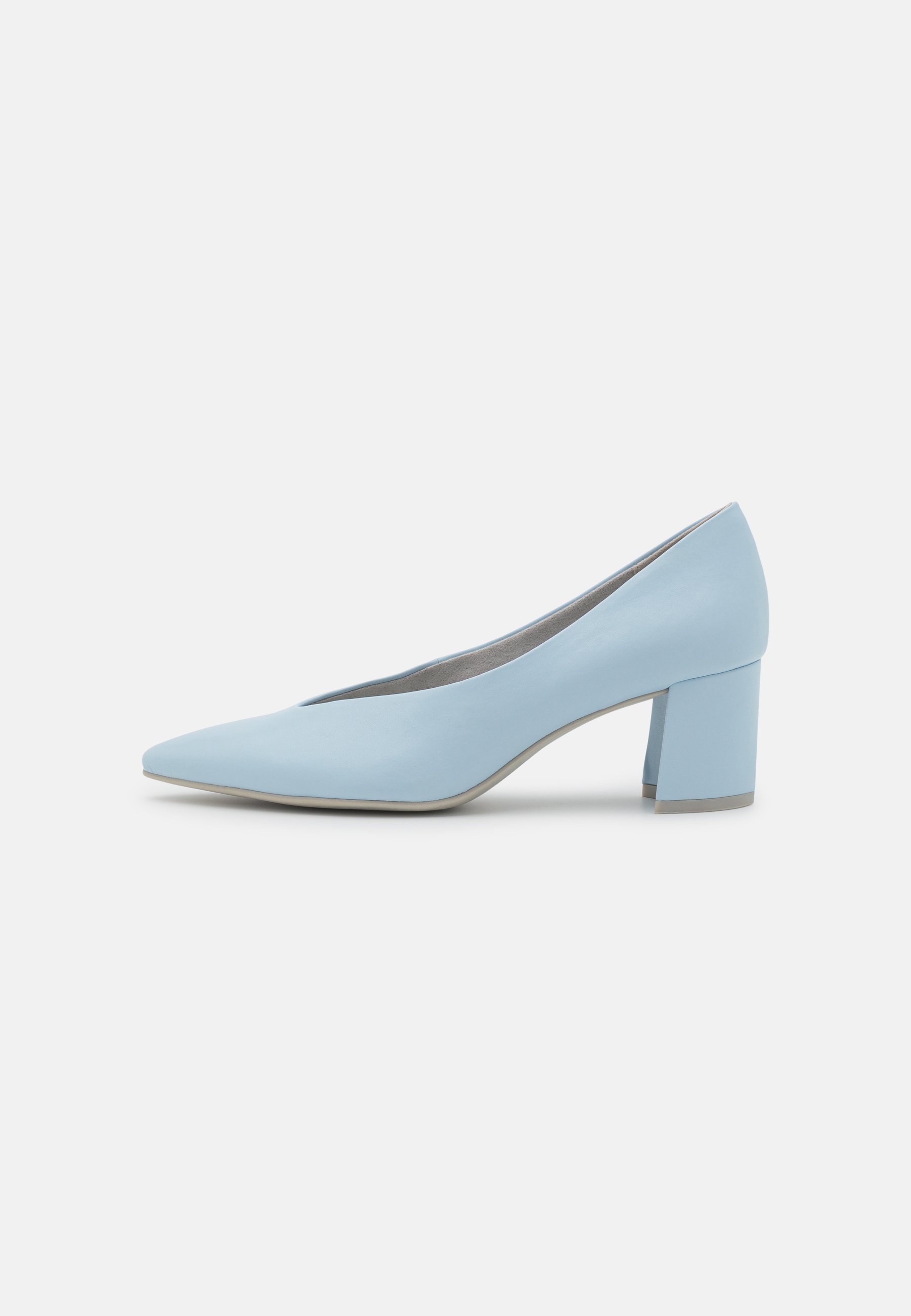 heels light blue