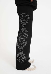 Thumbnail Image 3