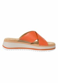 Sandale à glissière en cuir orange avec un design à lanière croisée, semelle intérieure rembourrée et une semelle légère texturée blanche avec une rayure d'accent orange.