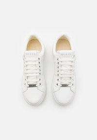 Guess VIBO - Sneakers basse - white