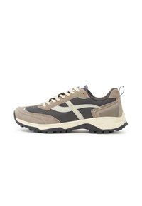 Sneaker mit einem Obermaterial aus Mesh und Wildleder in Beige und Dunkelgrau, mit einem weißen Logo-Akzent, gepolstertem Kragen und strukturierten Gummisohle.