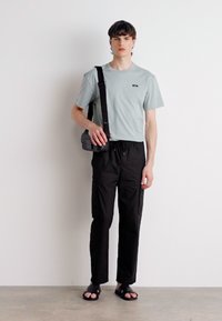 Calvin Klein COMFORT FIT - Camiseta básica - slate gray