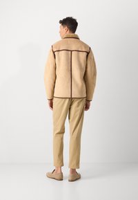 Scotch & Soda JACKET - Chaqueta de cuero sintético - tannin