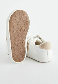 Next Matalavartiset tennarit - white