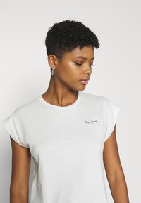 Pepe Jeans BLOOM - T-shirt basic - off white