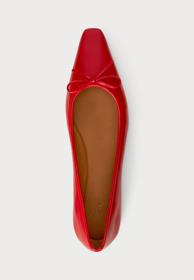 Polo Ralph Lauren POINTED LEATHER BALLET FLAT - Balerīnas laiviņas - ruby