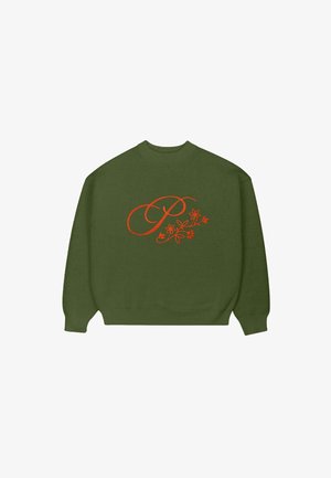 Suéter verde de cuello redondo con un diseño floral naranja y una gran letra "P" en cursiva centrada en la parte frontal.