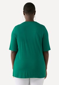 Ulla Popken VOORKANT DUBBELLAAGS  - Jednoduché tričko - dark green
