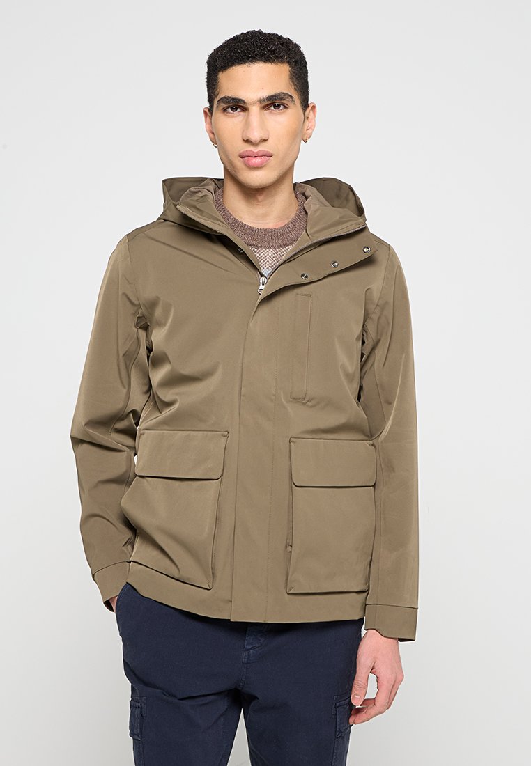NN.07 Outdoorjas lichtbruin