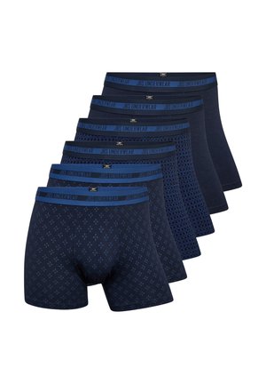 Mørkeblå herreunderbuksekampagne med forskellige mønstre, herunder geometriske design og ensfarvede nuancer, med en blå talje med teksten "JBS UNDERWEAR."