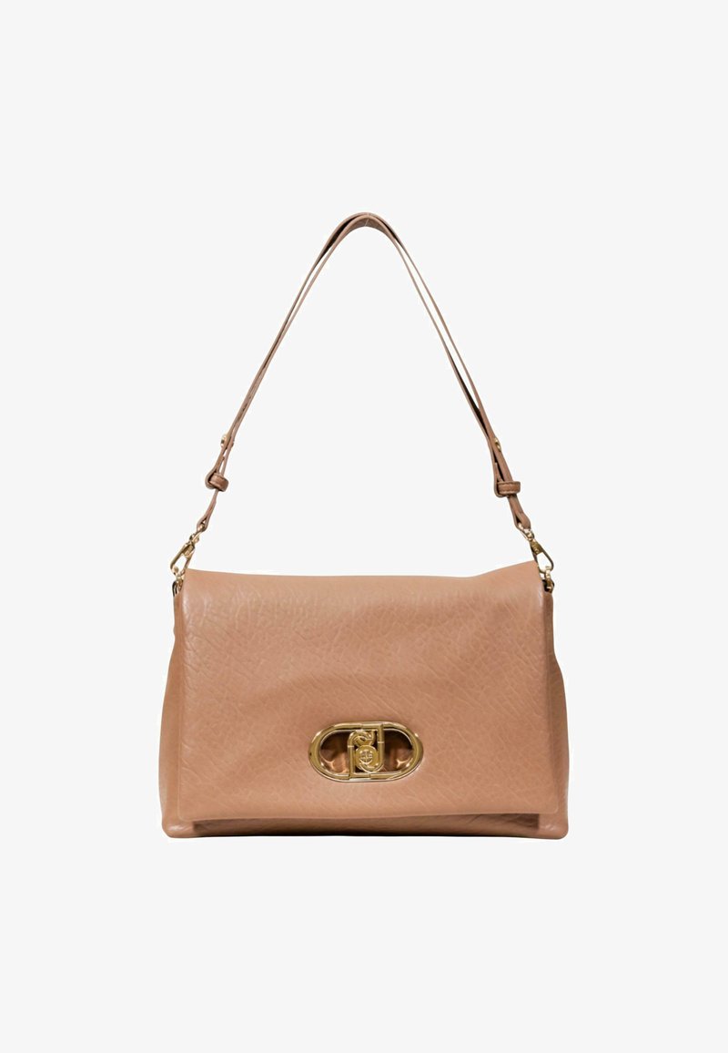 Borsa a mano in pelle marrone chiaro con forma arrotondata, caratterizzata da una superficie texturizzata e una chiusura ovale in tono oro. Inclusa una tracolla regolabile.