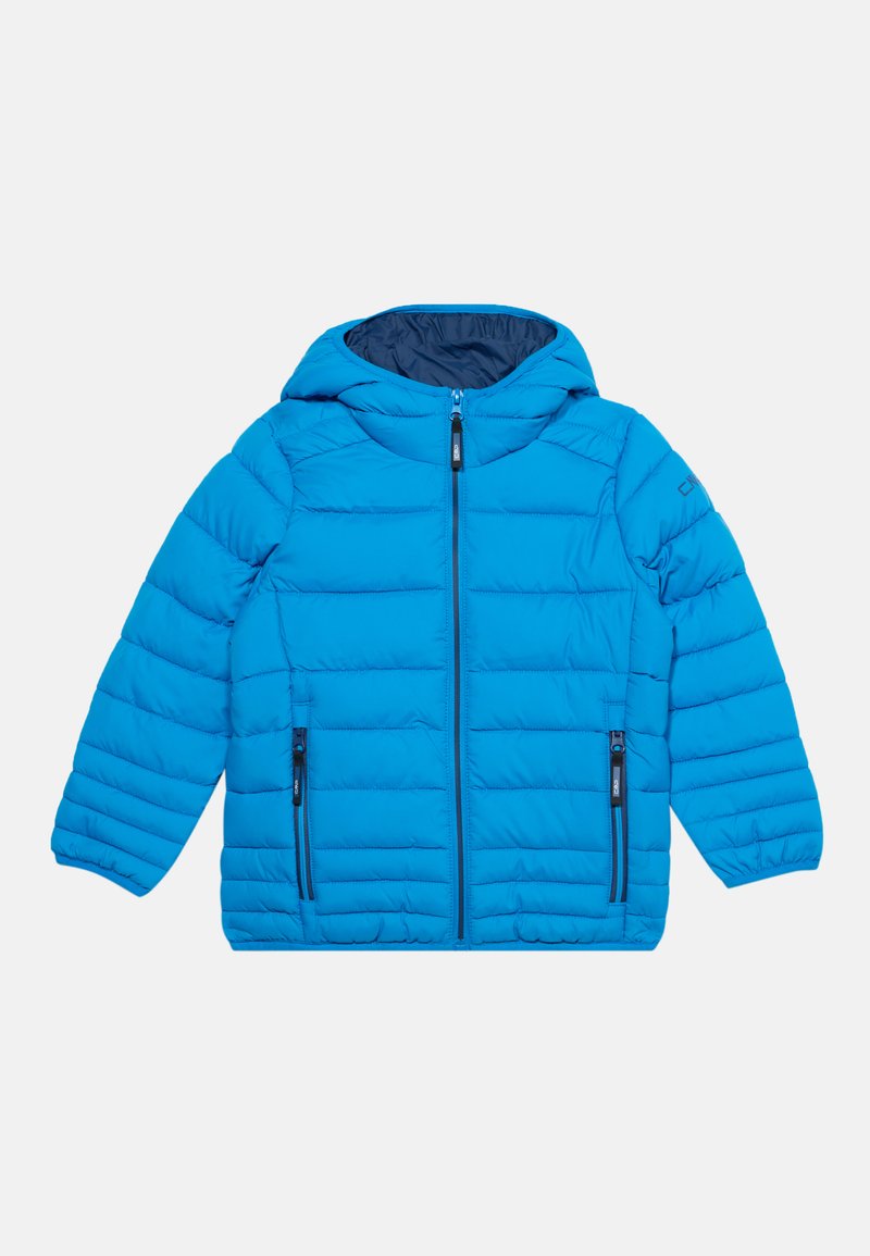 Veste matelassée bleu vif avec capuche, fermeture éclair à l'avant et deux poches latérales zippées, posée à plat sur fond blanc.