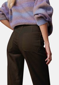 LABDIP HIGH WAIST LONG WIDE  - Broek - chocolat