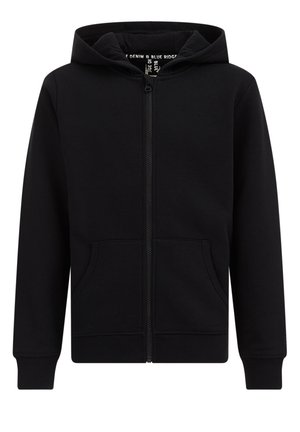 Schwarzer Kapuzenpullover mit Reißverschluss, vorderen Taschen, gerippten Bündchen und Saum sowie angenähter Kapuze, abgebildet vor weißem Hintergrund.