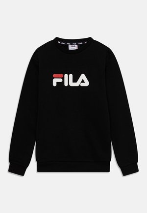 Czarna bluza z długim rękawem i okrągłym dekoltem, z białym i czerwonym logo FILA umieszczonym na środku klatki piersiowej, z ściągaczami na mankietach i dole.