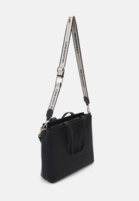 Valentino Bags NOODLES - Maisiņveida soma - nero