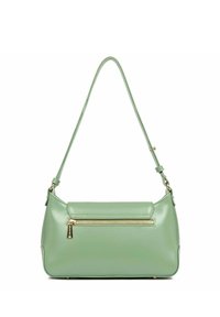 Borsa a spalla in pelle verde menta con tasca anteriore con zip, design snello e tracolla regolabile. Caratterizzata da dettagli in hardware dorato.
