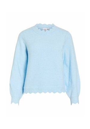 Lichtblauwe gebreide trui met geschulpte randen aan kraag, manchetten en zoom, met lange gebolde mouwen.