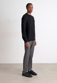 BOSS SLIM - Hlače chino - medium grey