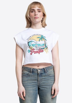 Ocean Pacific, OCEAN PACIFIC FRAUEN ÄRMELLOSES T-SHIRT CROPPED NOOSA - Tričko s potlačou - white multicolour