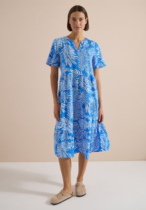 Cecil MIDIKLEID MIT SPLIT NECK UND PRINT - Vestido informal - ethereal blue