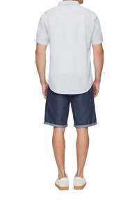 QS KURZARM KENTKRAGEN - Overhemd - himmelblau