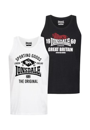 Due canotte senza maniche Lonsdale London, una bianca con scritta nera e una nera con scritta bianca e rossa, con marchio di articoli sportivi.