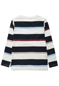 Chemise rayée à manches longues présentant des rayures horizontales marine, crème, rouge et bleu clair. Tissu doux avec un col rond et des poignets contrastants.