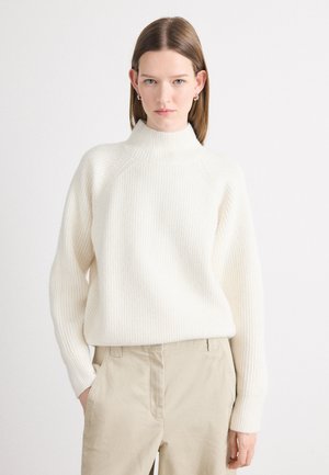 - Sweter