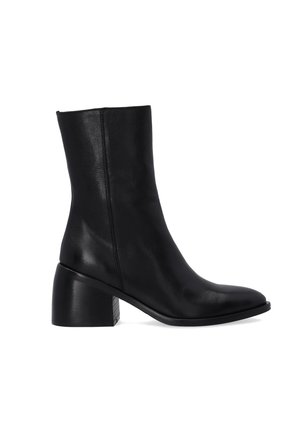 ANKLE BOOTS - Støvletter - black
