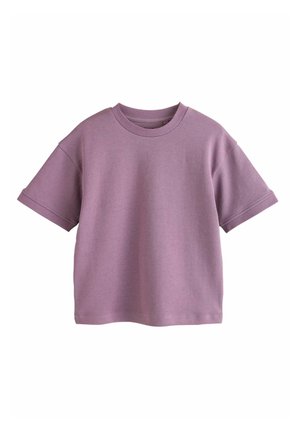 Kortærmet, lilla bomulds T-shirt med rund hals, boxy pasform og ribbet detaljering ved halsudskæringen og ærmeskafterne.