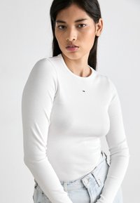 Tommy Jeans SLIM ESSENTIAL 2 PACK  - Ilgarankovis viršutinės dalies drabužis - white/dark night navy