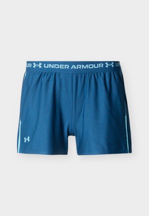 Pantaloni scurți atletici albaștri Under Armour cu dungi laterale albastru deschis și talie elastică cu brandul „UNDER ARMOUR” și logo-uri.