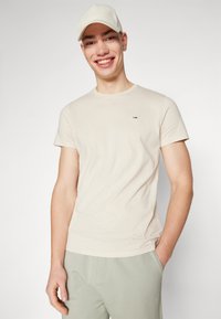 Tommy Jeans SLIM TEE - T-shirt - bas - newsprint
