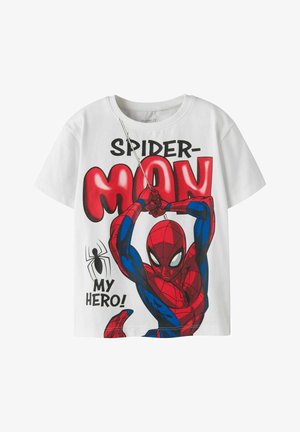 T-shirt blanc pour enfants avec Spider-Man se balançant sur une toile d'araignée, texte rouge "MOON" et "SPIDER - MON HÉROS !" avec un motif d'araignée noire.