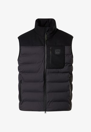 Schwarze gesteppte Weste mit hohem Kragen, Reißverschluss vorne und horizontaler Steppung. Verfügt über eine Brusttasche und zwei seitliche Reißverschlusstaschen.