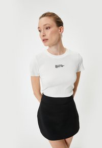 Koton - T-shirt z nadrukiem