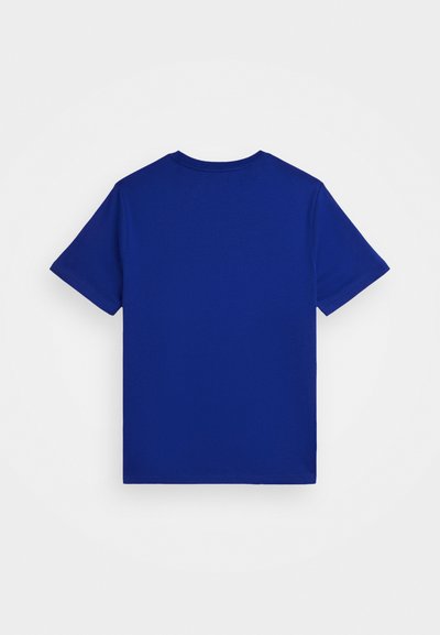 Blaues T-Shirt mit kurzen Ärmeln und Rundhalsausschnitt, aus einem glatten Baumwollmixstoff gefertigt, in einfarbig ohne Muster oder Grafiken.